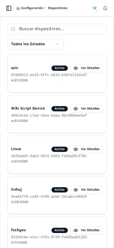 Lista de dispositivos mostrando barra de búsqueda, filtro de estado y tarjetas de dispositivos